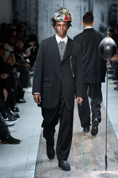 Look 15